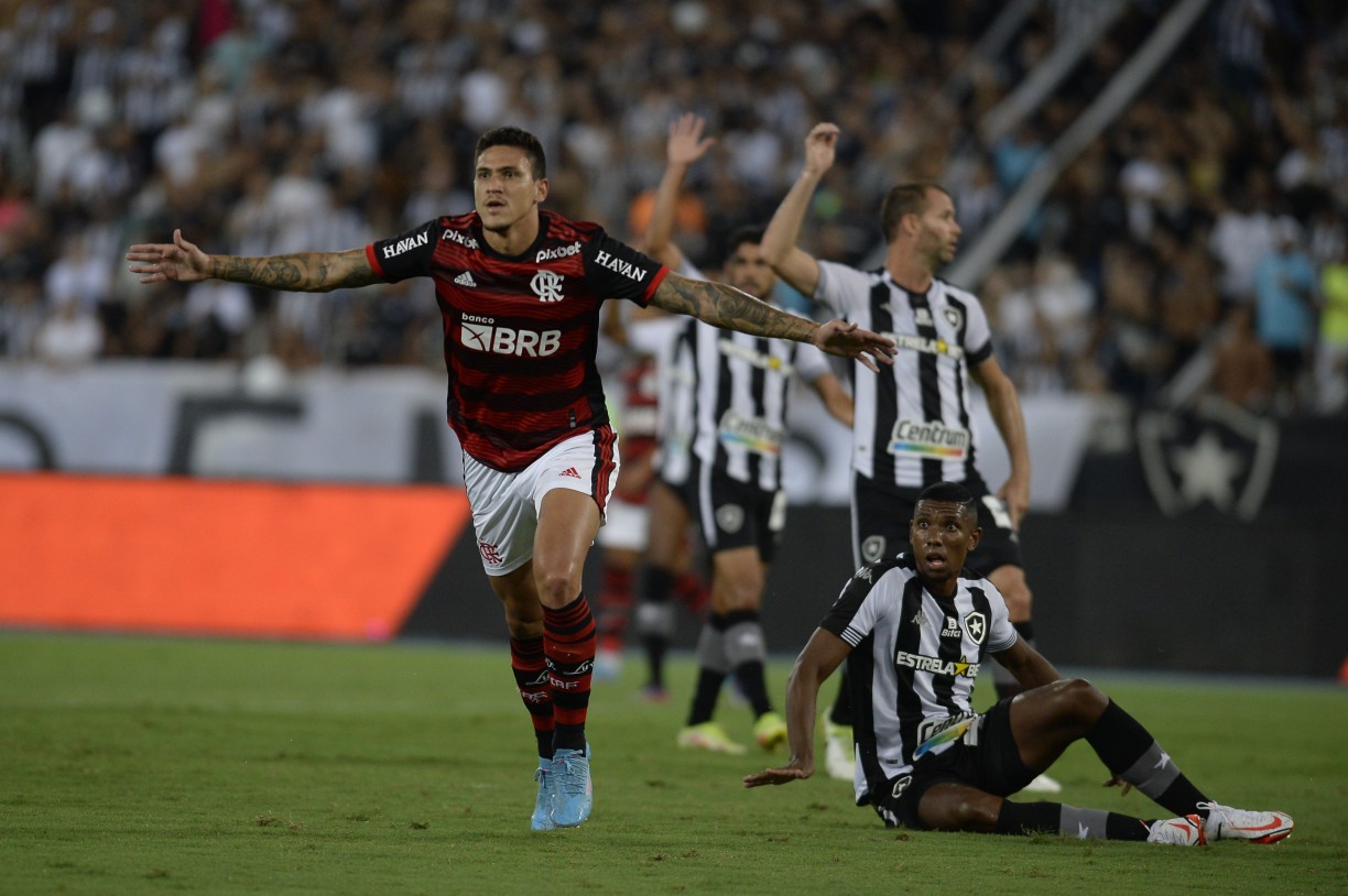 Vasco x Botafogo: como assistir ao clássico carioca na live do Casimiro