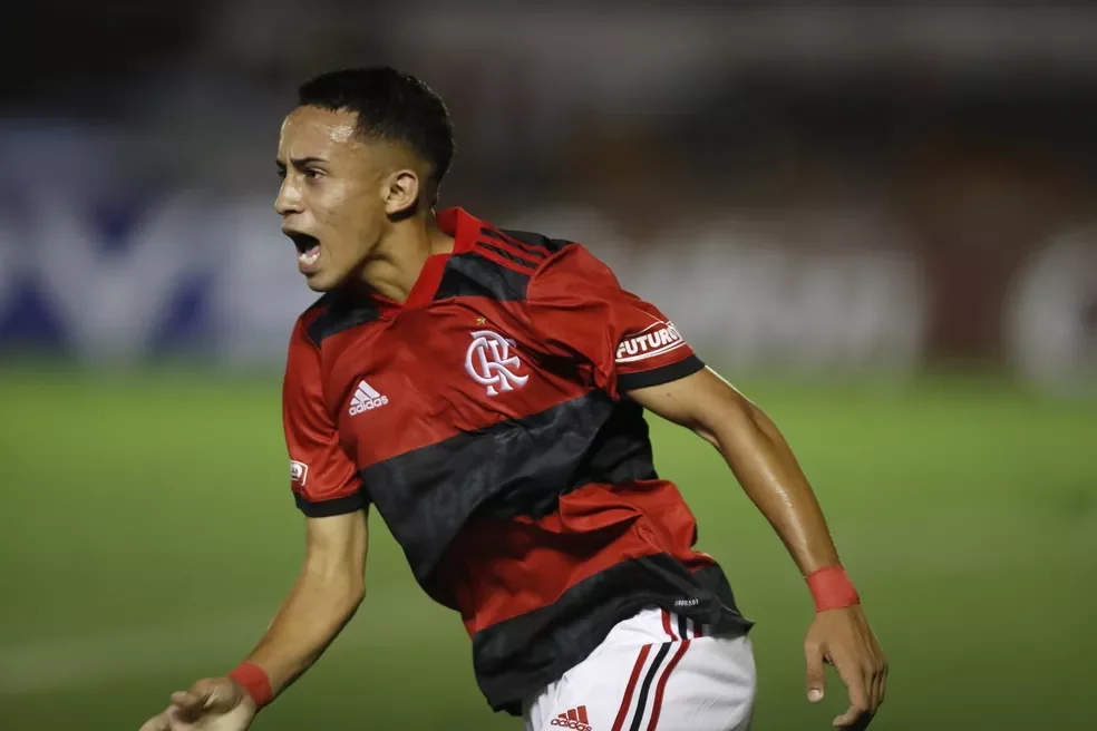 Matheus Gonçalves abriu o placar de Botafogo x Flamengo aos 25 segundos de jogo