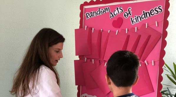 INGLÊS NAS ESCOLAS: a importância de um segundo idioma na rotina dos alunos da educação básica