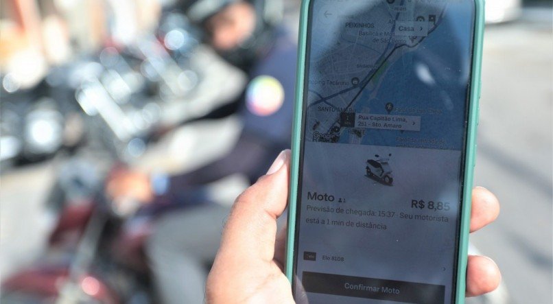 A explos&atilde;o dos servi&ccedil;os de Uber e 99 Moto tem contibu&iacute;do para dificultar ainda mais a lucratividade dos motoristas parceiros que usam autom&oacute;veis