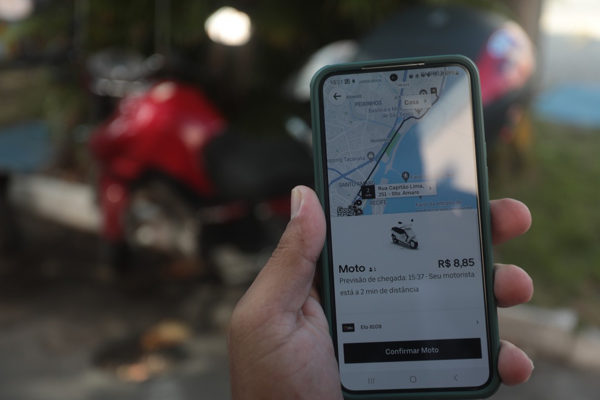 UBER MOTO: Uber vai ajudar motoqueiros e passageiros a usar o capacete de forma segura para tentar reduzir mortes e ferimentos, que só aumentam