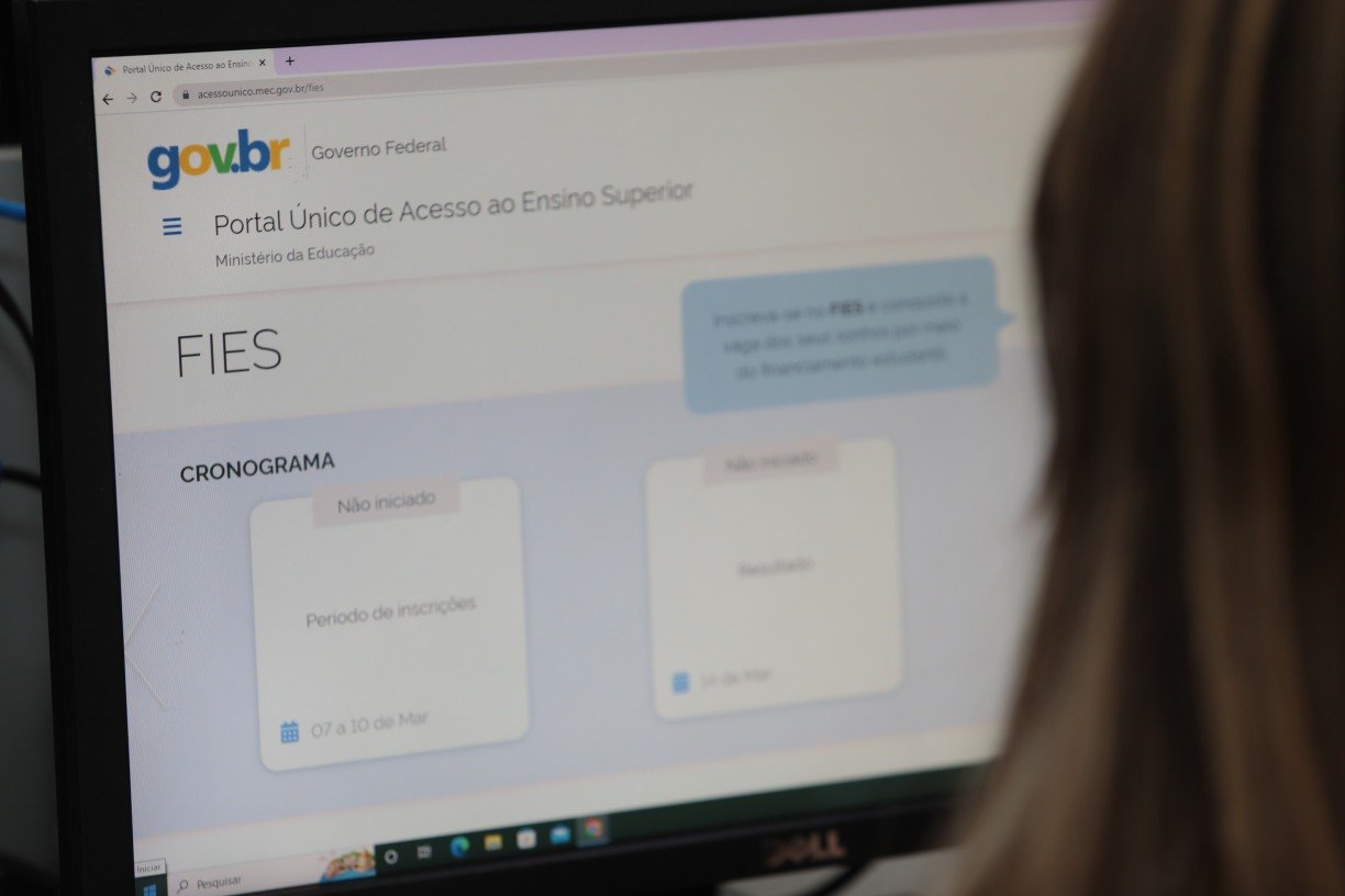O Fundo de Financiamento Estudantil (Fies) &eacute; um programa do MEC que oferece cr&eacute;dito para cursos superiores em faculdades privadas