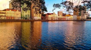 Bairro do Recife em dia de sol