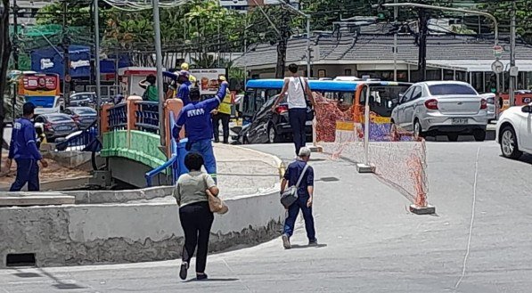 AGAMENON MAGALHÃES: obras de elevação do pavimento avançam na Agamenon Magalhães 