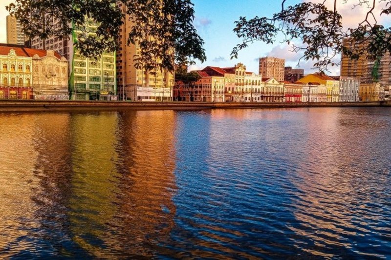 Bairro do Recife em dia de sol