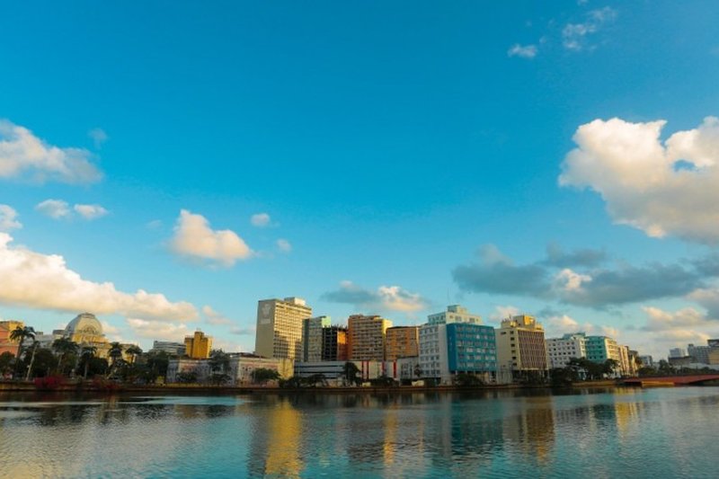 Bairro do Recife em dia de sol