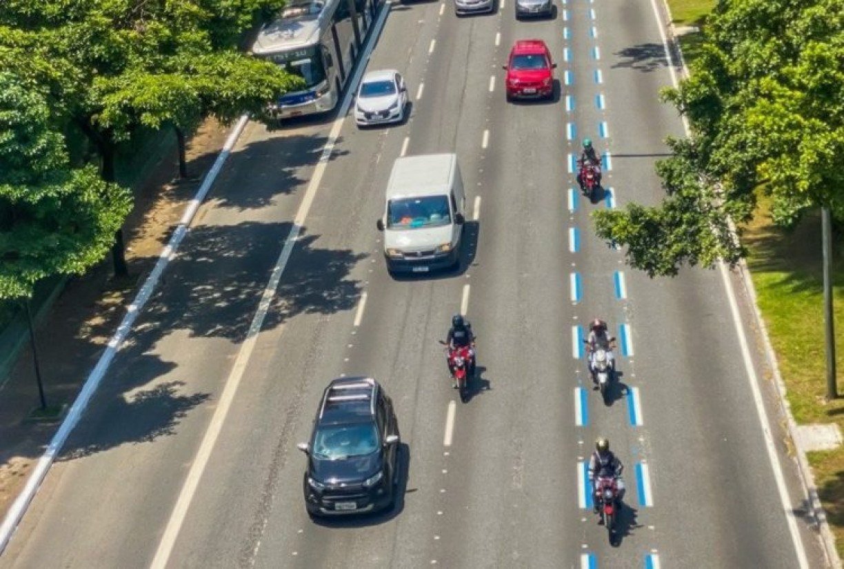 Faixa Azul para Motos em São Paulo poderá ser ampliada para todo o País