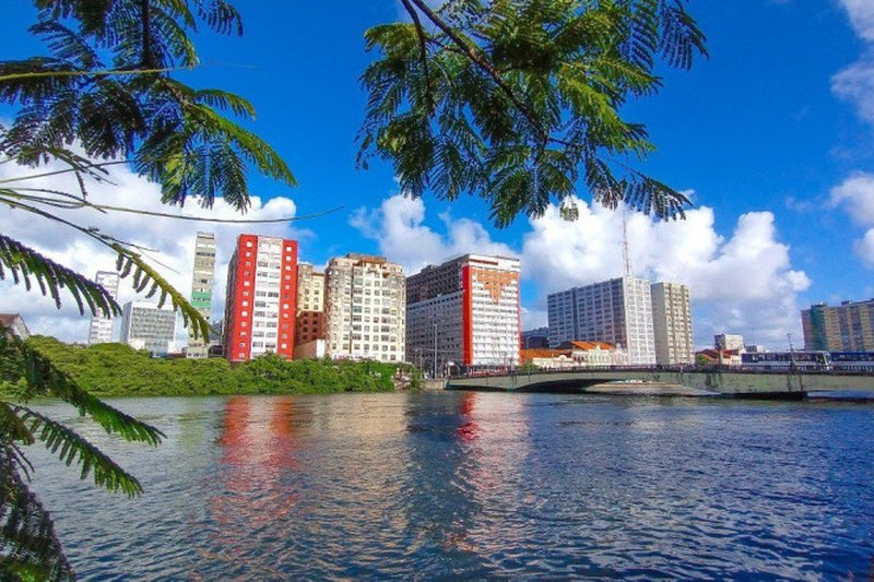 Bairro do Recife em dia de sol