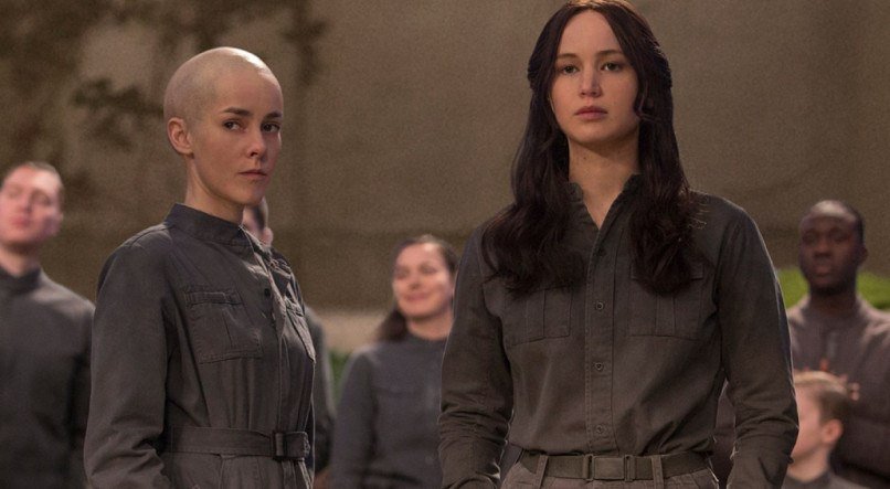 Jena Malone e Jennifer Lawrence em Jogos Vorazes