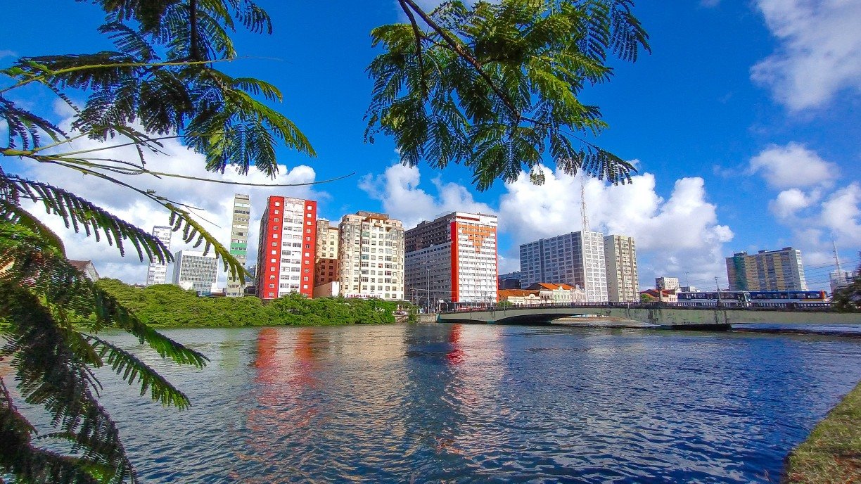 Previsão do tempo: Terça-feira (18) segue quente em Pernambuco, com chance de chuva fraca em áreas isoladas