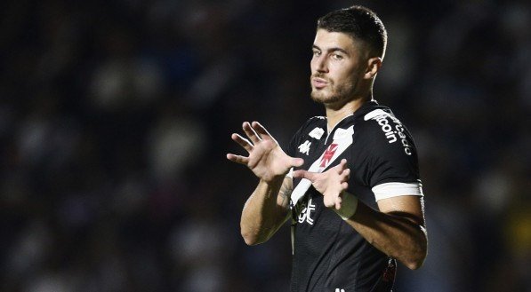 Pedro Raul come&ccedil;ou o jogo entre Inter x Vasco pelo Brasileir&atilde;o no banco de reservas
