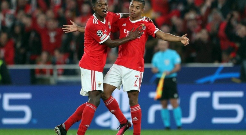 Benfica &eacute; l&iacute;der do Campeonato Portugu&ecirc;s