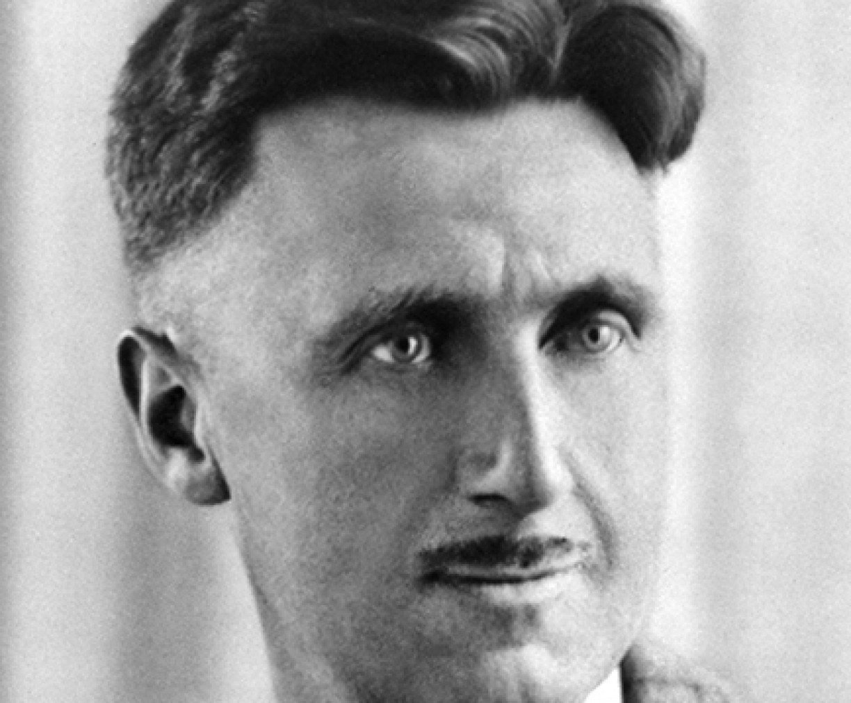 &quot;Winston amava o Grande Irm&atilde;o!&quot; A frase encerra o romance dist&oacute;pico 1984, escrito por George Orwell