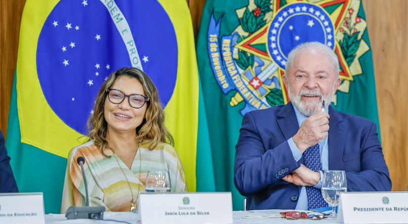 Nova pesquisa apresenta avalia&ccedil;&atilde;o do p&uacute;blico sobre participa&ccedil;&atilde;o da primeira-dama, Janja Lula da Silva, em reuni&otilde;es e viagens importantes para o Governo