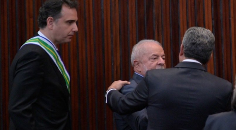 O presidente Lula com o presidente da Câmara, Arthur Lira e o presidente do Senado, Rodrigo Pacheco