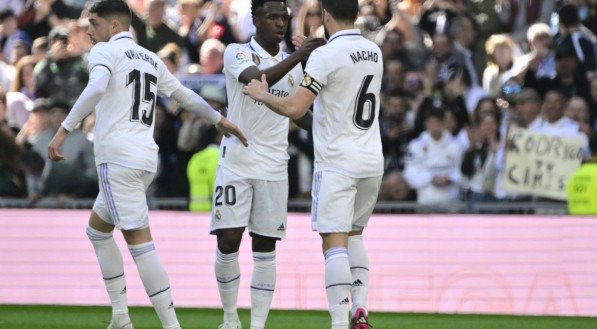 O brasileiro Vini Jr joga com a camisa 20 no Real Madrid. 