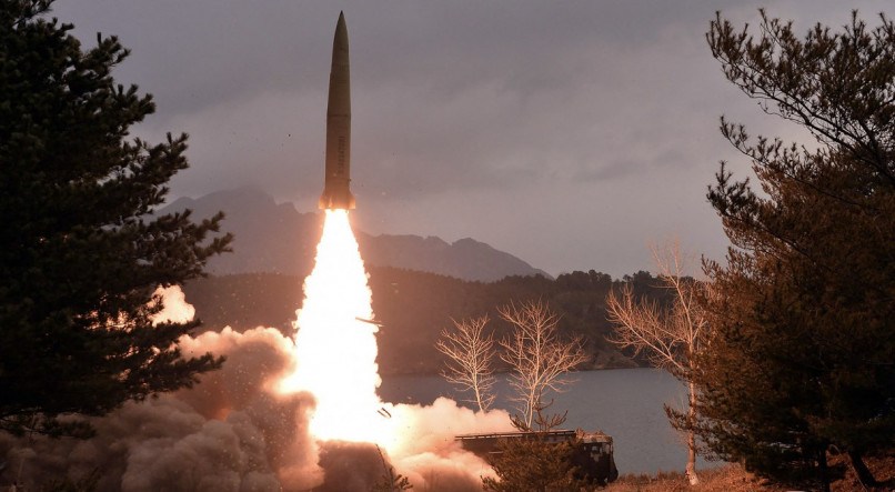 Coreia do Norte disparou um míssil balístico nesta quinta-feira (16, noite de quarta-feira em Brasília), informou o exército sul-coreano