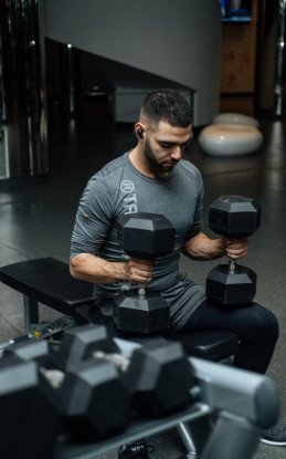 Os benefícios do pão com ovo e outros alimentos para ganho de massa muscular 