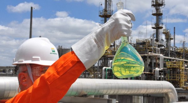 Proposta de adição de mais biodiesel no diesel abre guerra entre produtores rurais, transportadores e distribuidores