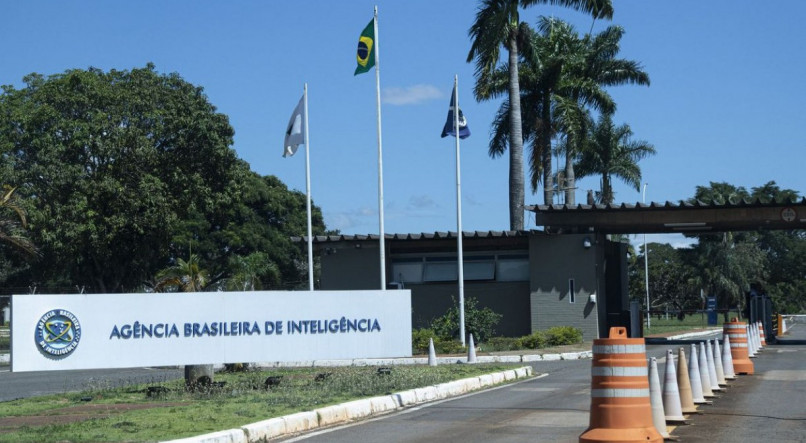 Servidores da Abin são investigados por invasão ilegal de telefones durante o governo Bolsonaro