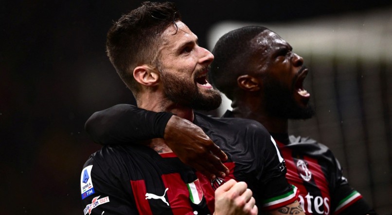O Milan enfrenta a rival Juventus.