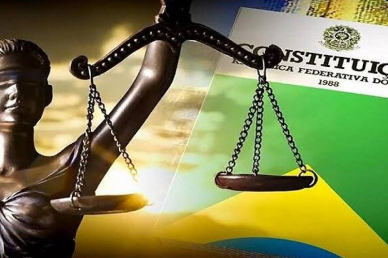 A Constituição de 1988: a advocacia como instrumento indispensável à administração da justiça.