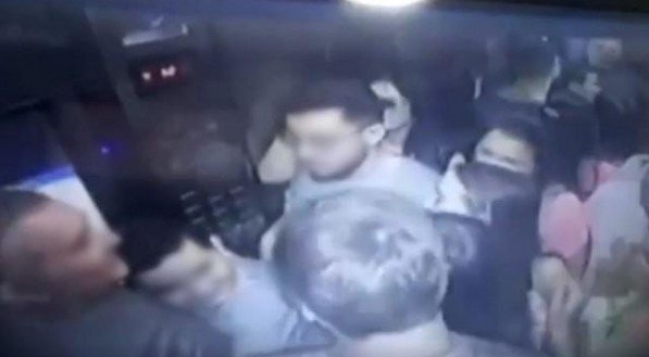 VÍDEO: Elevador despenca com 11 pessoas; Caso está sendo investigado