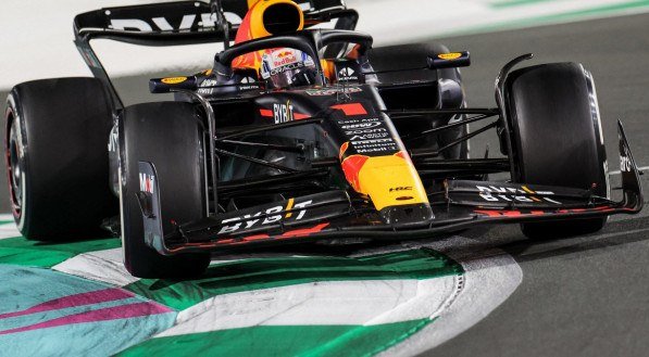 Verstappen, da Red Bull, é o piloto a ser batido em 2024