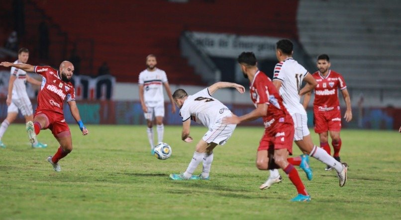 O Santa Cruz sofreu quatro gols em casa para o Fortaleza pela Copa do Nordeste