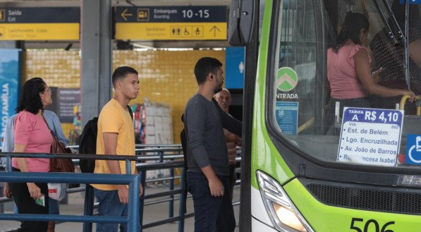 Greve de &ocirc;nibus no Recife