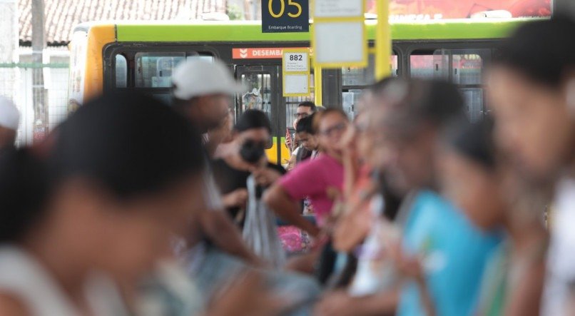 Motoristas e empres&aacute;rios n&atilde;o entram em acordo e confirmam greve de &ocirc;nibus no Recife