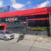 Discussão por uso de droga termina em tiros em frente à casa de shows em Jaboatão