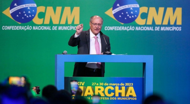 O vice presidente, Geraldo Alckmin,  participa da abertura da Marcha dos Prefeitos