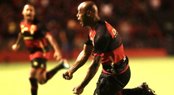 Vagner Love marcou o gol da vit&oacute;ria e classifica&ccedil;&atilde;o do Sport sobre o ABC pela Copa do Nordeste