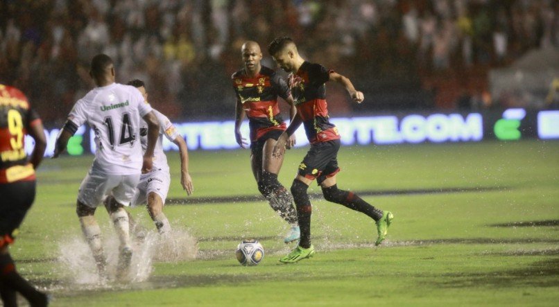 Partida entre Sport e ABC foi suspensa por conta das chuvas