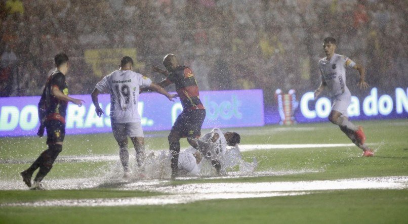 Partida entre Sport e ABC foi suspensa por conta das chuvas