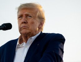 Trump compartilha comunicado de organização policial em apoio à proposta de lei orçamentária