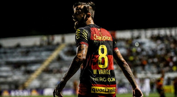 Matheus Vargas busca se firmar no Sport