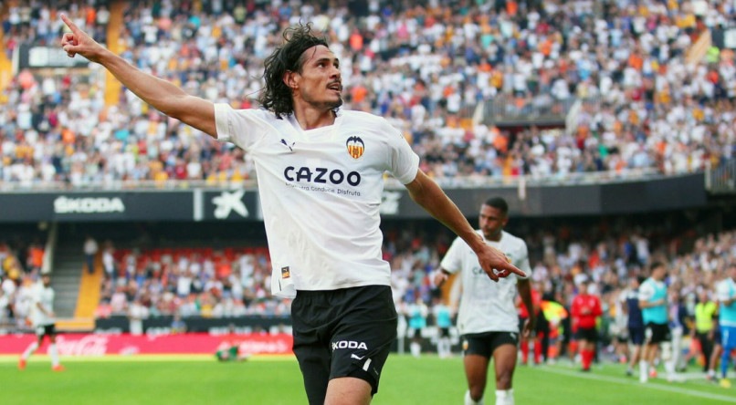 Edinson Cavani é um dos principais nomes do Valencia na temporada