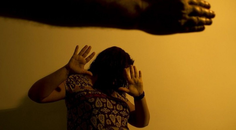 Entre janeiro e abril deste ano, 18.254 queixas de violência doméstica contra a mulher foram somadas pela polícia em Pernambuco
