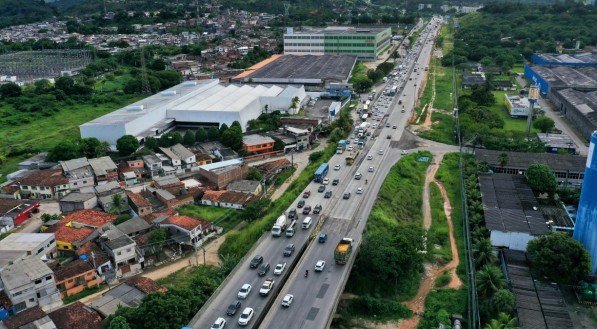 O trecho em obras, quase 7 quilômetros na altura do bairro do Curado, na Zona Oeste da capital, deverá provocar retenções. PRF pede que motoristas optem por rotas alternativas