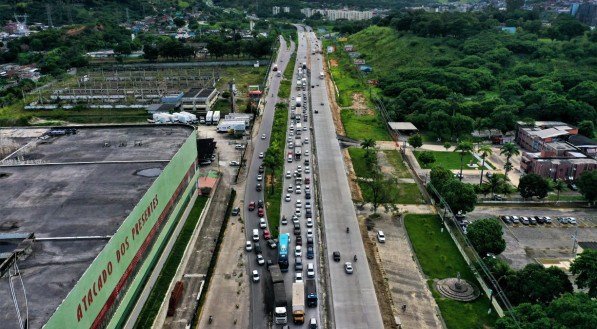 A expectativa do governo é que a situação seja bem melhor do que na Semana Santa de 2022, quando a obra estava com praticamente dois meses de execução. Mesmo assim, os motoristas devem se organizar para tentar pegar a estrada - na ida e na volta do feriadão - mais cedo