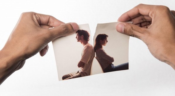 Casal; ciúmes; briga; relacionamento