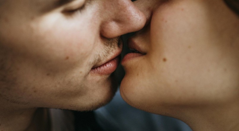 Durante o beijo, doen&ccedil;as s&atilde;o transmitidas pela troca de saliva
