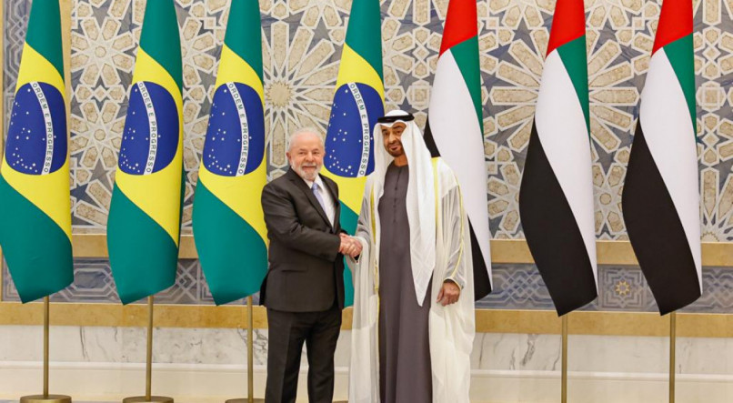 Presidente Lula se encontrou ontem com o presidente dos Emirados Árabes Unidos, após viagem à China
