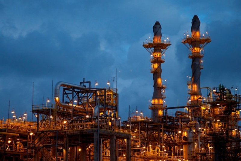 Vista geral da Refinaria Abreu e Lima, em Ipojuca, que volta ao centro da agenda com o anúncio de novos investimentos