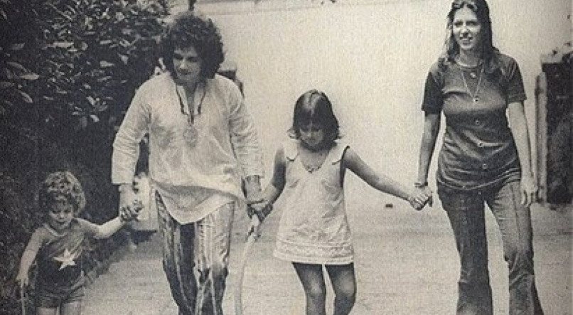 Roberto Carlos com a sua então esposa, Nice, e os filhos Dudu e Ana Paula.