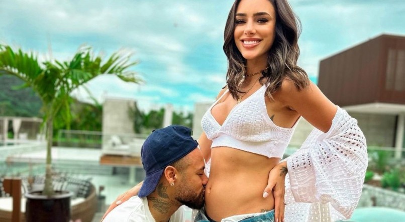 O casal Neymar e Bruna Biancardi est&atilde;o &agrave; espera do primeiro filho do casal.