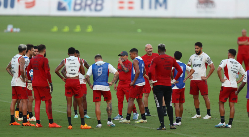 Jorge Sampaoli, treinando o elenco do Flamengo.