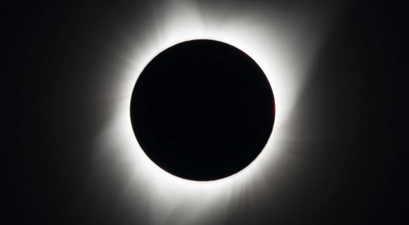 Um eclipse solar anular é um fenômeno astronômico e irá acontecer neste sábado, dia 14 de outubro